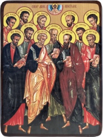 Икона Собор 12 Апостолов на жёлтом фоне